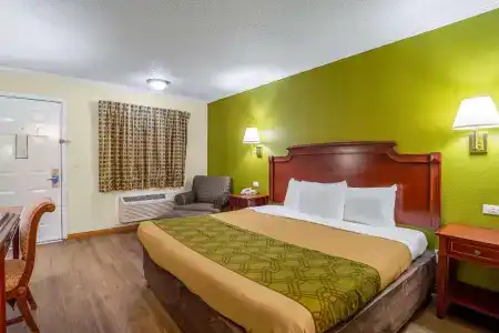 Rodeway Inn & Suites Fort Jackson - 17