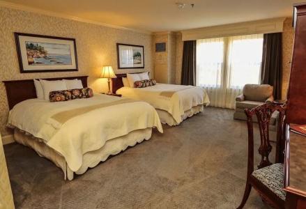 Fairhaven Village Inn - 3