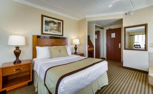 Monte Carlo Inn - 47