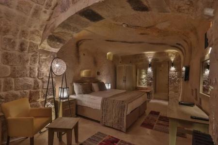 Acropolis Cave Suite - 82