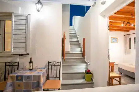 Kontaratos Studios & - 173