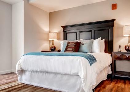 Global Luxury Suites Downtown - 5