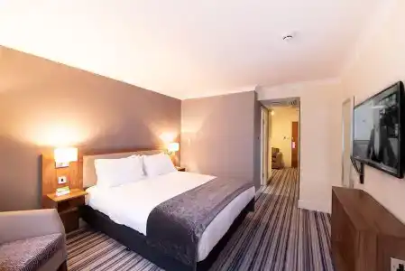 Holiday Inn Cardiff North m4 Jct 32, An Ihg - 34