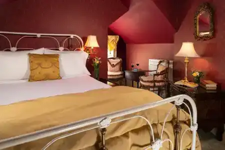 Albemarle Inn - - 42