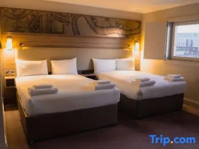 DoubleTree by Hilton London – Docklands Riverside - 49