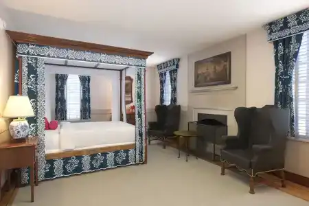 Colonial Houses - A Colonial - 45
