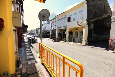 Phuket Old Town Hostel - 17