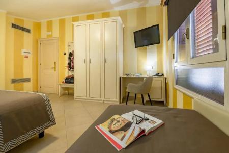 Vittorio Emanuele Boutique - 30