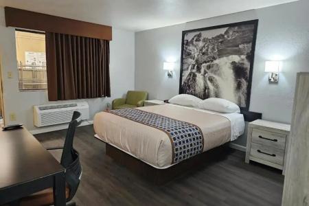 Canyon Inn - 1