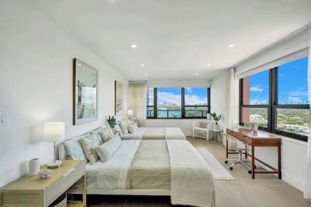 The Alexander All Suites - 727