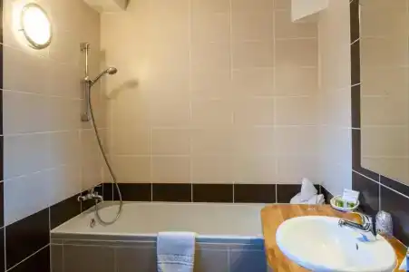 Hôtel Les Tilleuls, Bourges - 44