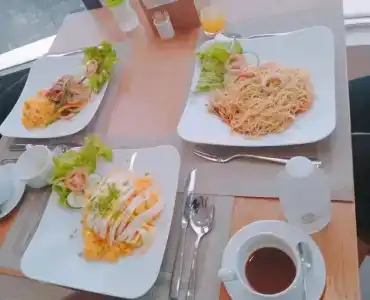 Kiwi & Cafe - 10
