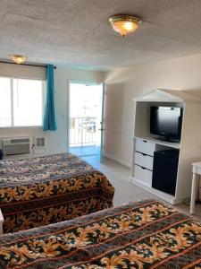 Surfside - - 44