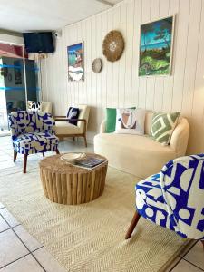 Brit Opal Centre Port - 1