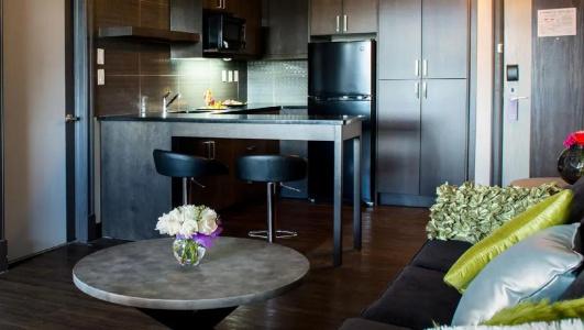 Best Western Plus Village Park Inn - 77