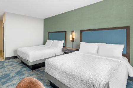 Hampton Inn & Suites - 62