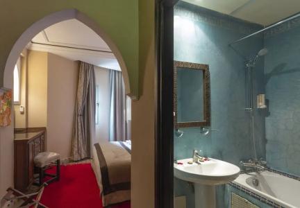 Le Caspien Boutique - 17