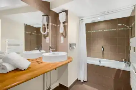 Le Phénix Hôtel - 9