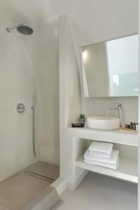 Onyx & Suites - 150