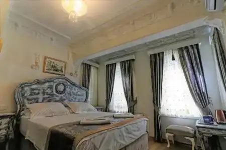 Romantic Mansion - 38
