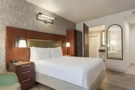 DoubleTree by Hilton New York Downtown - 50