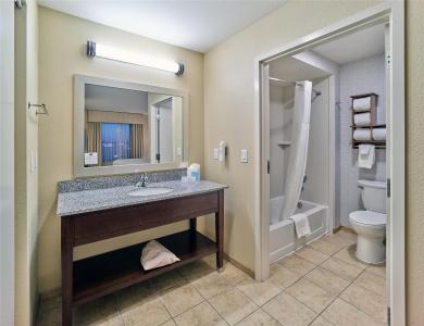Hampton Inn Midtown-Aksarben - 49