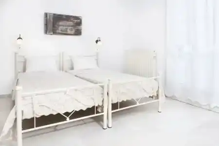 Fragias Studios & - 62