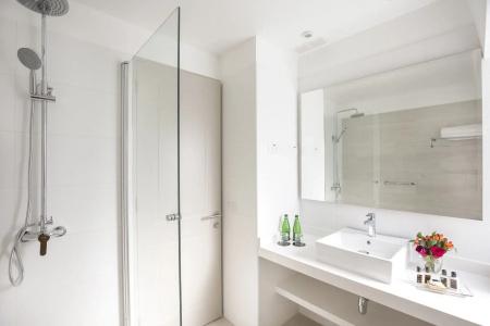 Park Plaza Bonaparte Boutique - 9