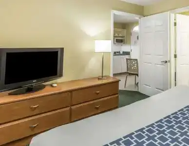 Suburban Studios Cape Coral - 46