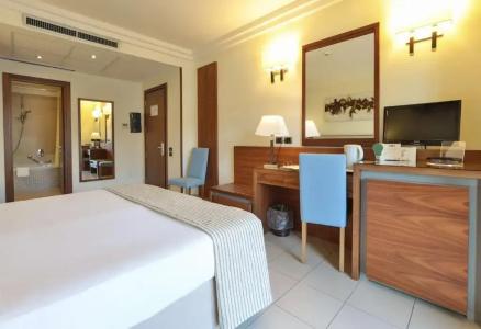 Suites & Residence - 61