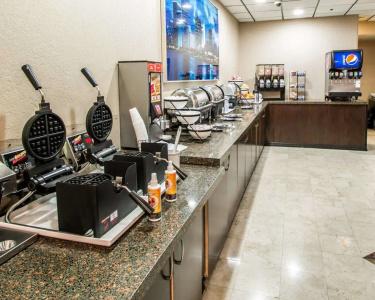 Clarion Inn & Suites Miami International Airport - 25
