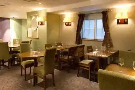 Premier Inn Victoria - 16