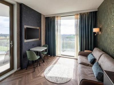 HOTELUX Airport - 73