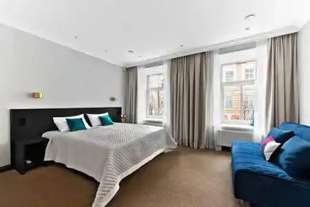 15th Avenue - 16