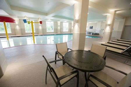 Hampton Inn & Suites Airport - 35