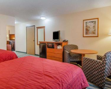 Quality Inn & Suites Airport - 2