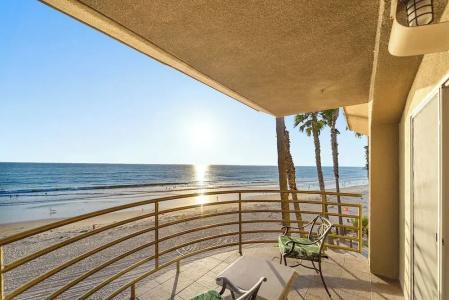 Pacific Terrace - 122