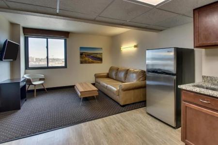 EverSpring Inn & Suites - 67