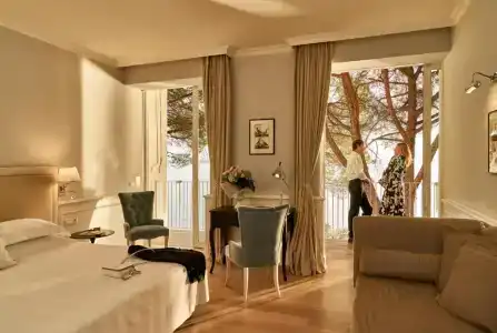 Riviera & Maximilian's - 29