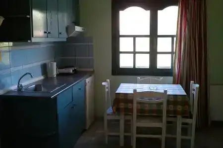 Dioskouroi Apts - 13