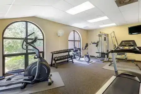 Comfort Inn at Thousand Hills - 17