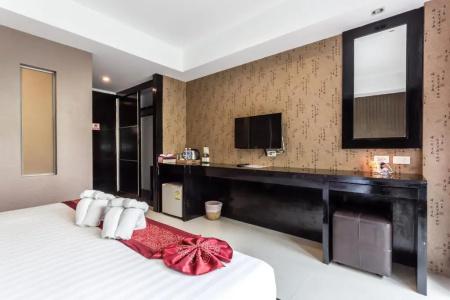 7q Patong Beach - Sha Certified - 30