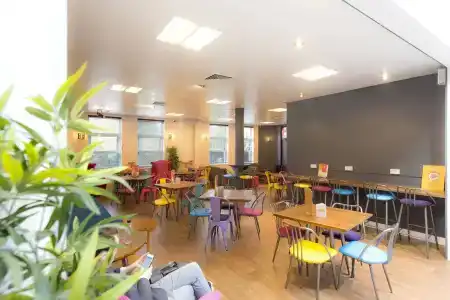 Yha Thameside - 17