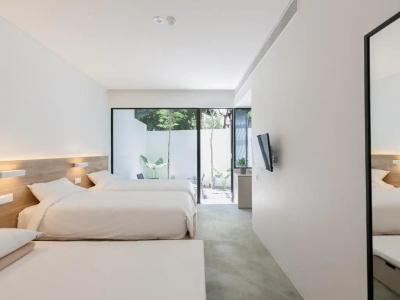 Lloyd's Inn (SG Clean, Staycation Approved) - 84