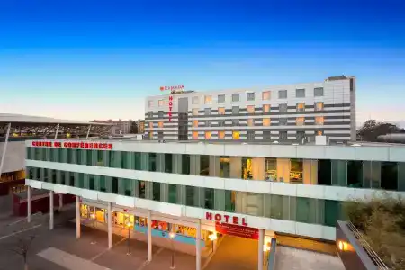 Ramada Encore by Wyndham Geneva - 15