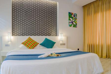 Velana Beach Maldives - 4