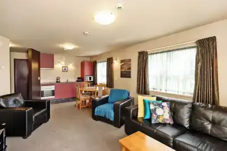 Balmoral Lodge - 38