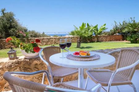 Notos Heights & Suites - 245