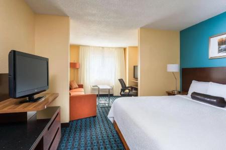 Fairfield Inn & Suites - 20