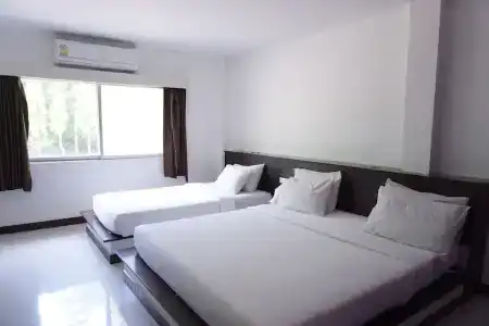 Sri Chumphon - 29